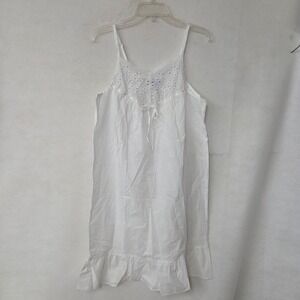 The Paragon Nightgown Womens Medium White Cotton Eyelet Lace Ruffle Sleeveless